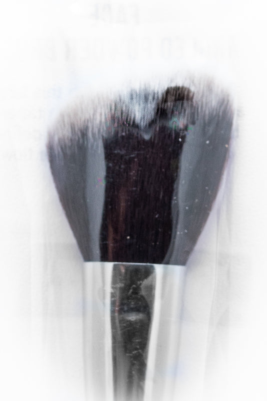 Modelâ€™s Own Face Angled Powder Brush P2